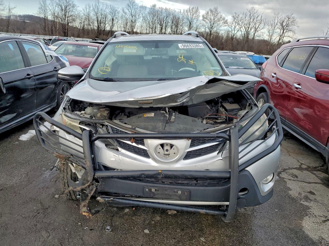 2014 TOYOTA RAV4 XLE photo 5