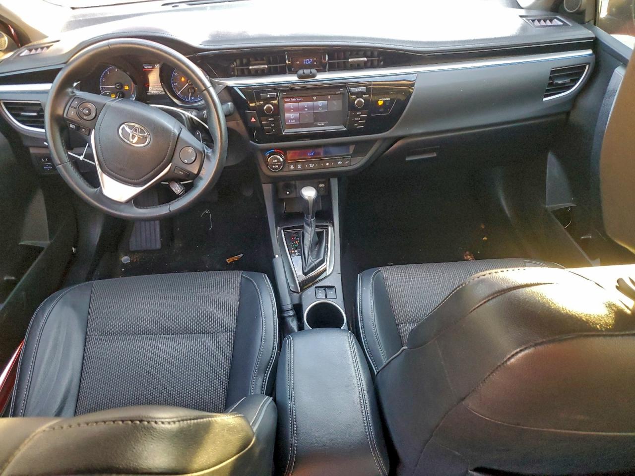 2015 TOYOTA COROLLA L photo 8