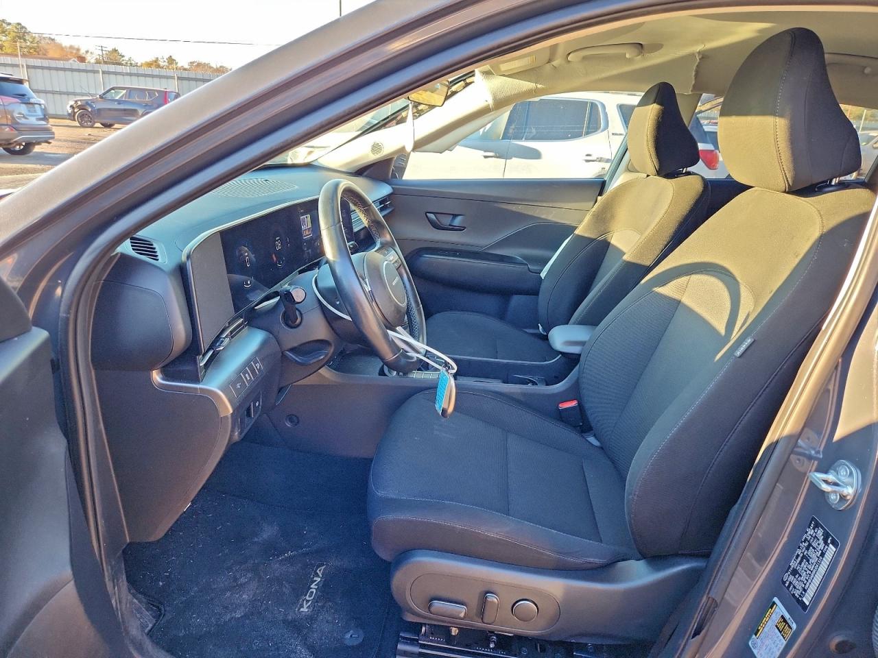 2024 HYUNDAI KONA SEL photo 7