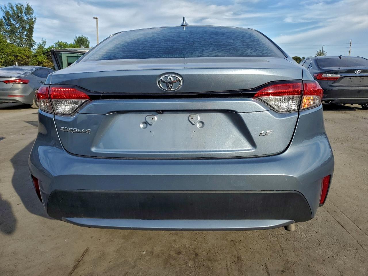 2021 TOYOTA COROLLA LE photo 6