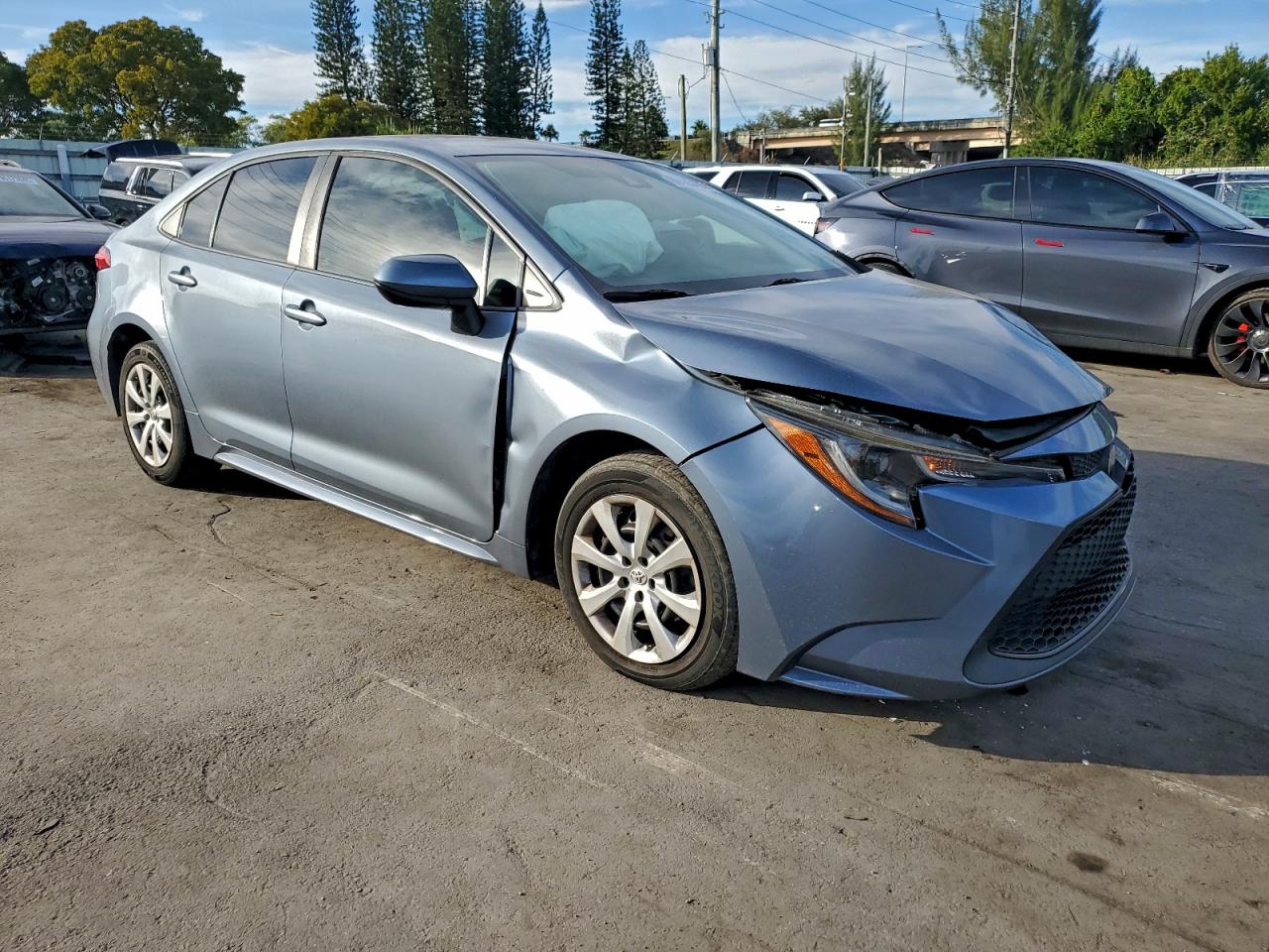 2021 TOYOTA COROLLA LE photo 4