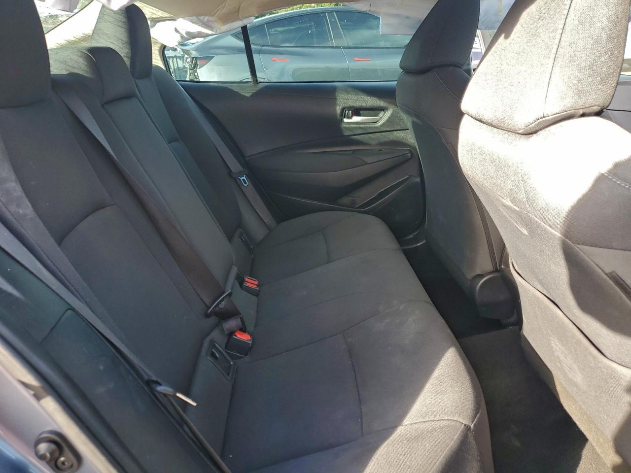 2021 TOYOTA COROLLA LE photo 10