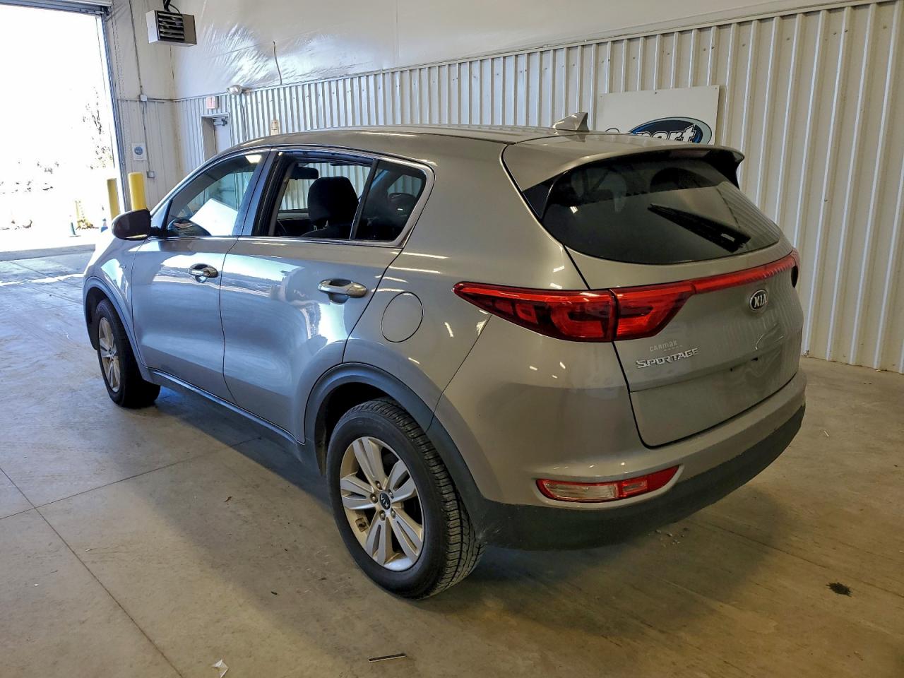 2019 KIA SPORTAGE LX photo 2
