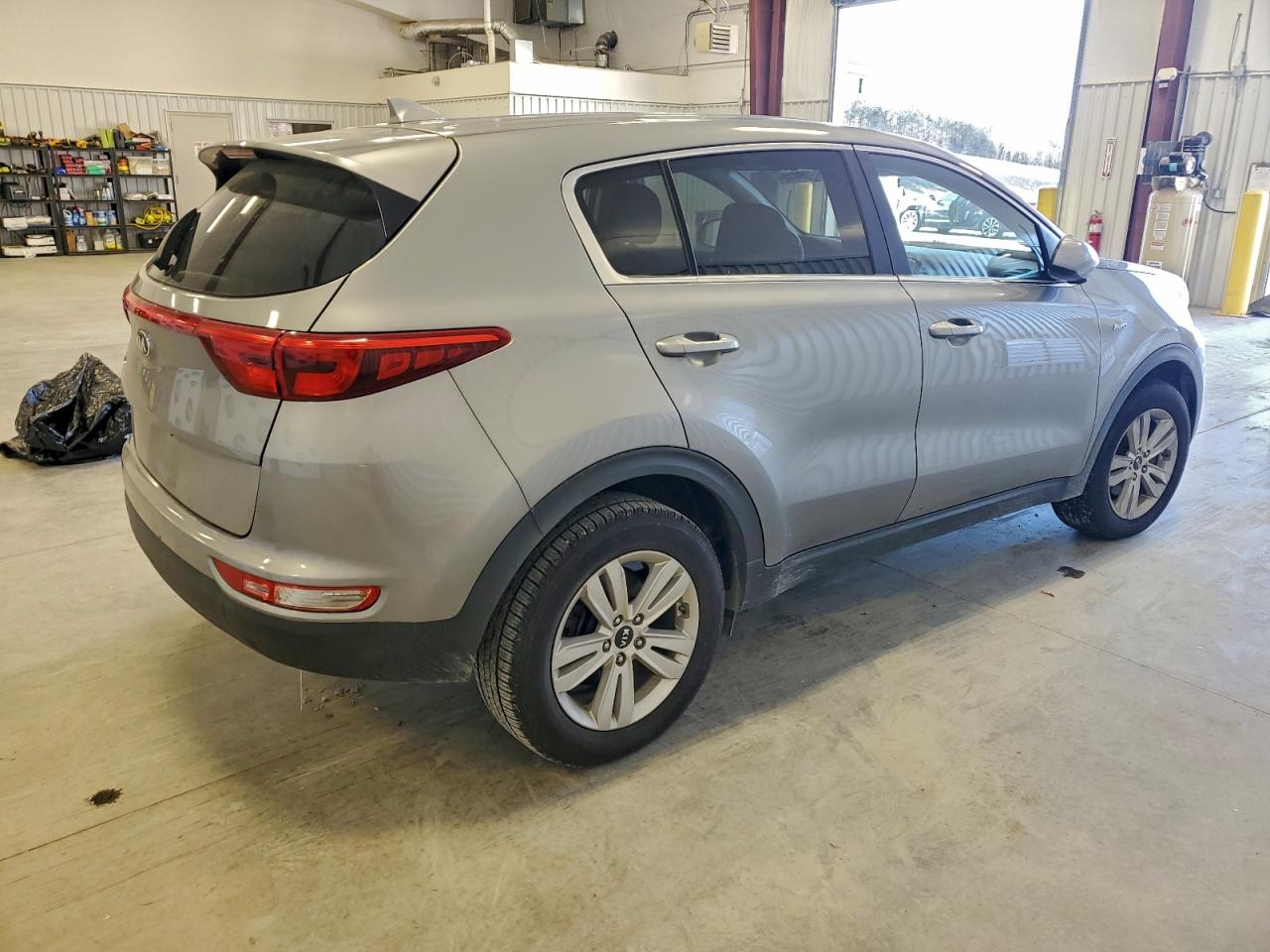 2019 KIA SPORTAGE LX photo 3