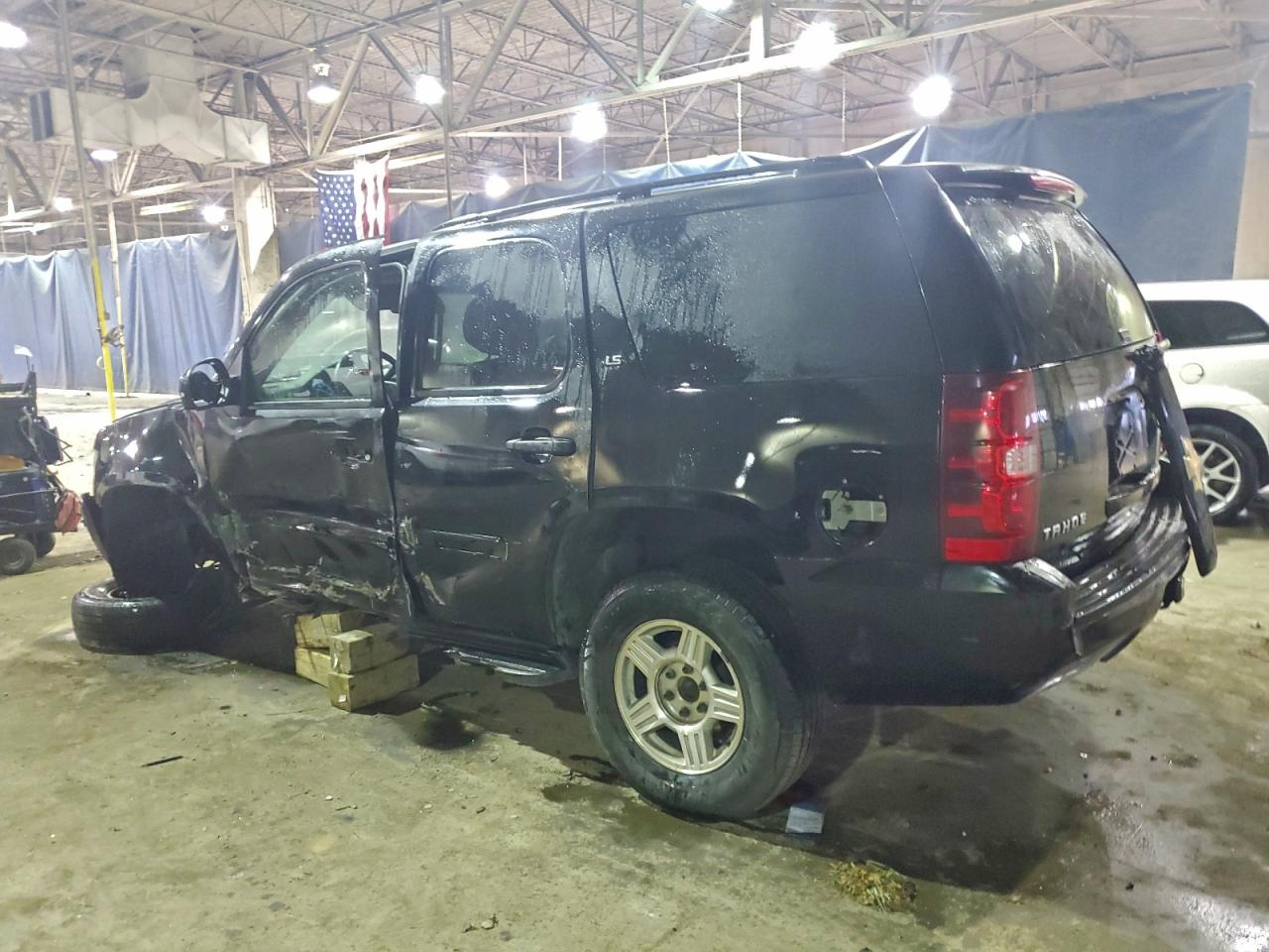 2007 CHEVROLET TAHOE C1500 photo 2