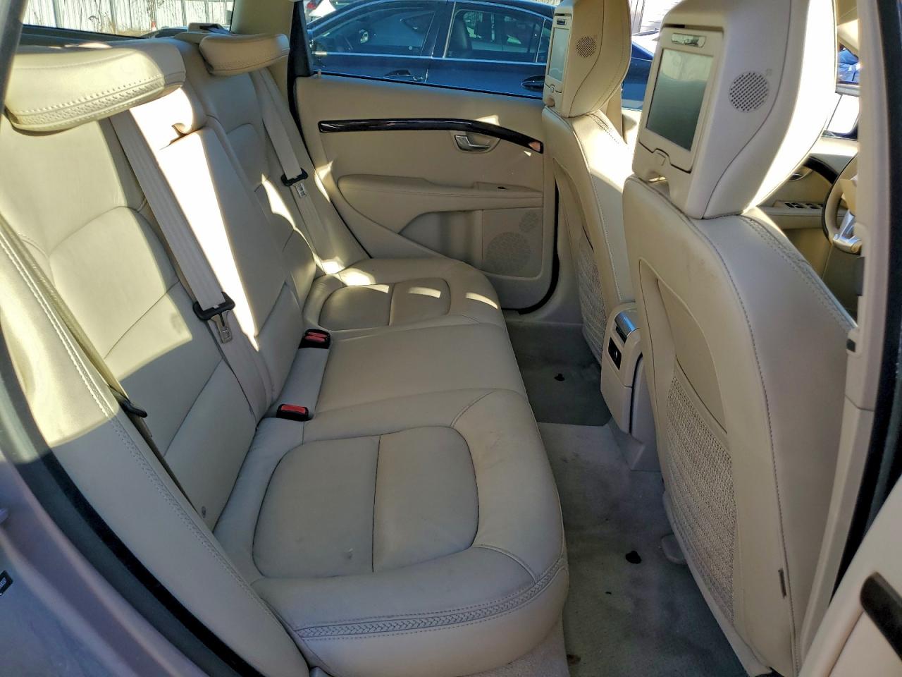 2015 VOLVO XC70 T5 PLATINUM photo 31