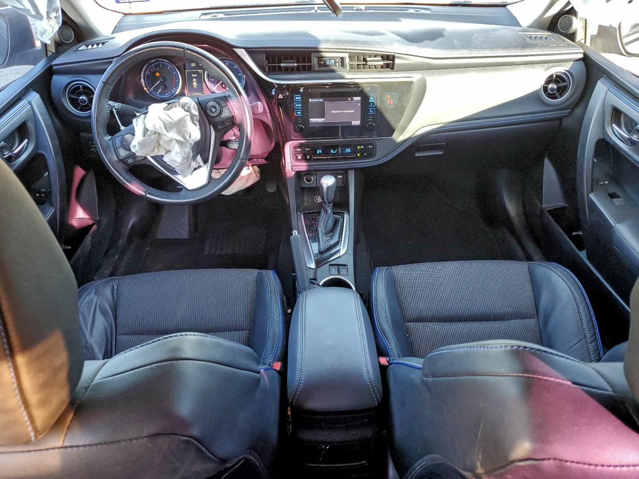 2018 TOYOTA COROLLA L photo 8
