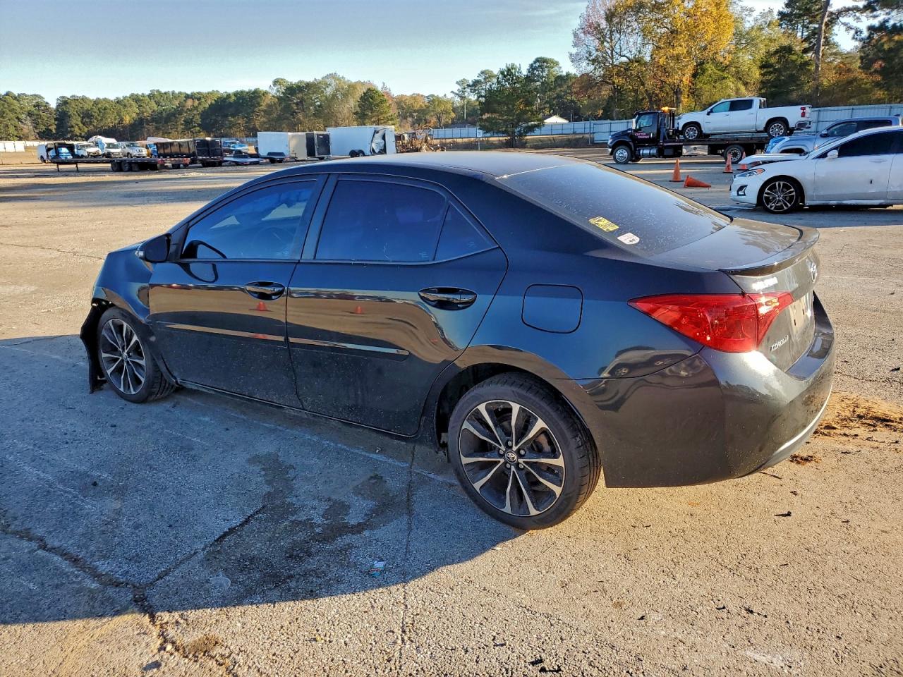 2018 TOYOTA COROLLA L photo 2