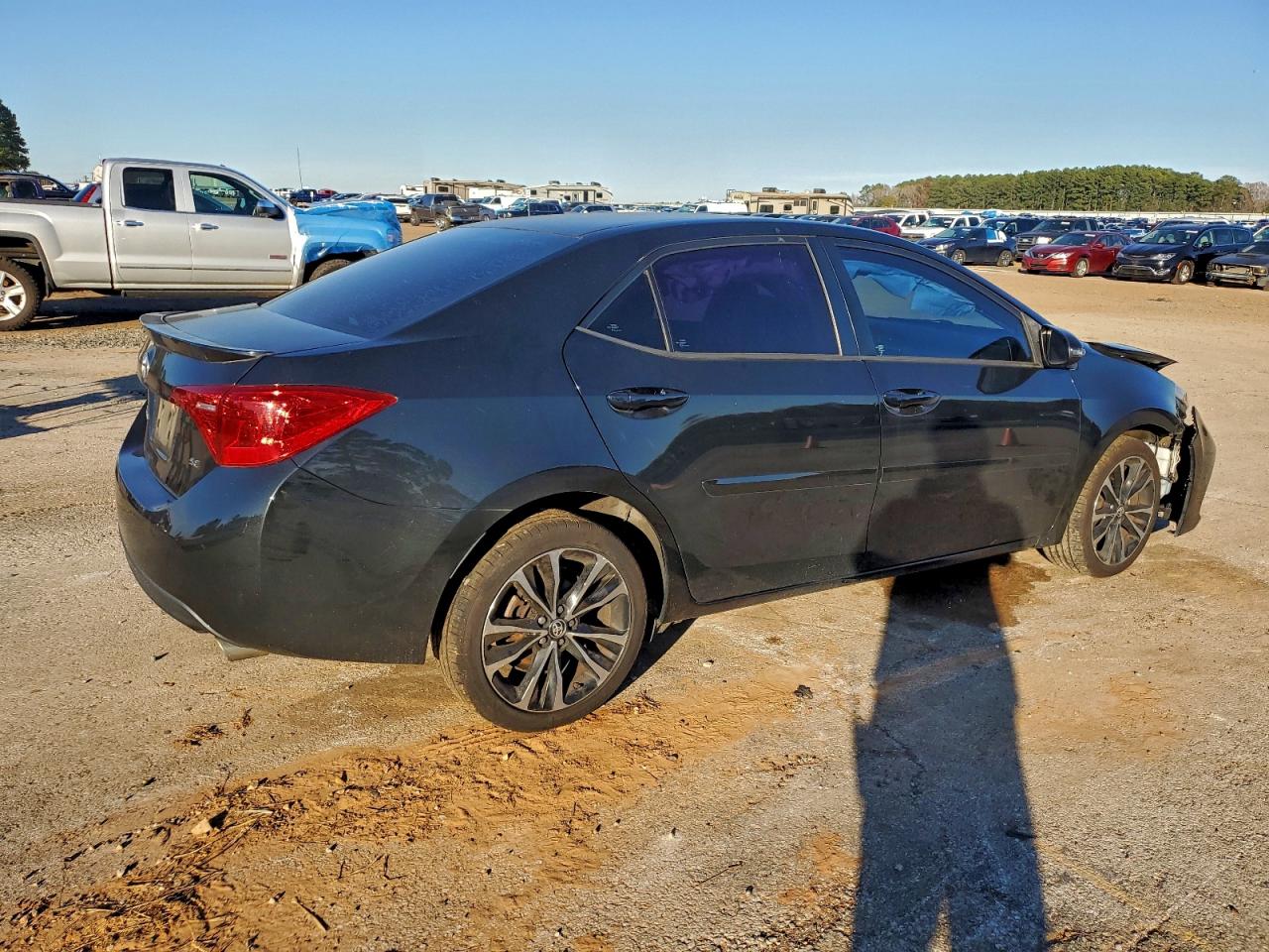 2018 TOYOTA COROLLA L photo 3