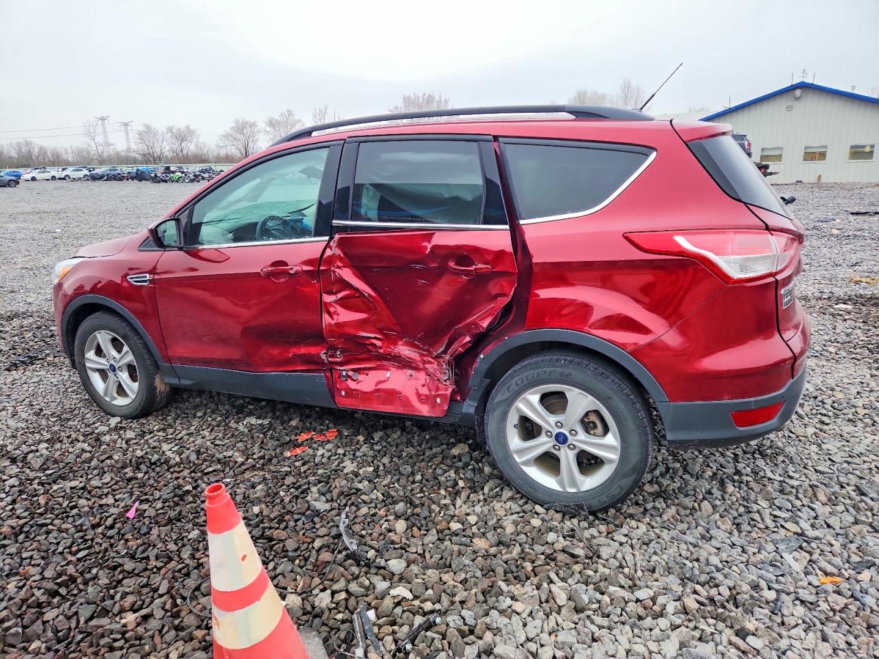 2016 FORD ESCAPE SE photo 2