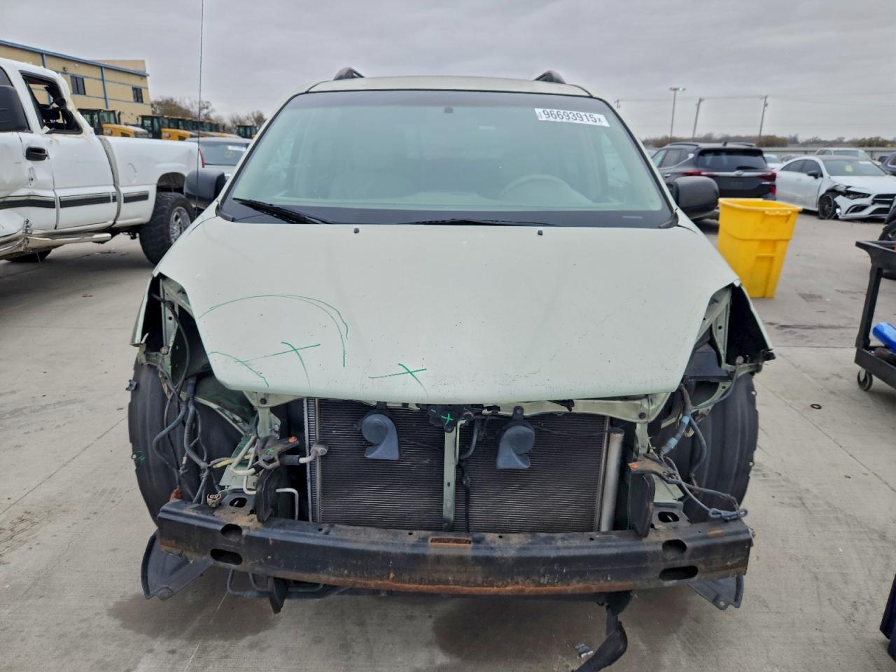 2006 TOYOTA SIENNA CE photo 13