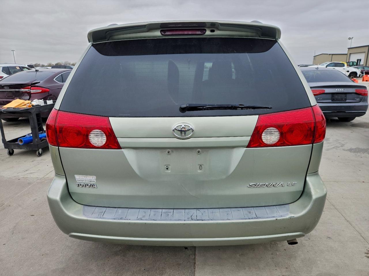 2006 TOYOTA SIENNA CE photo 16