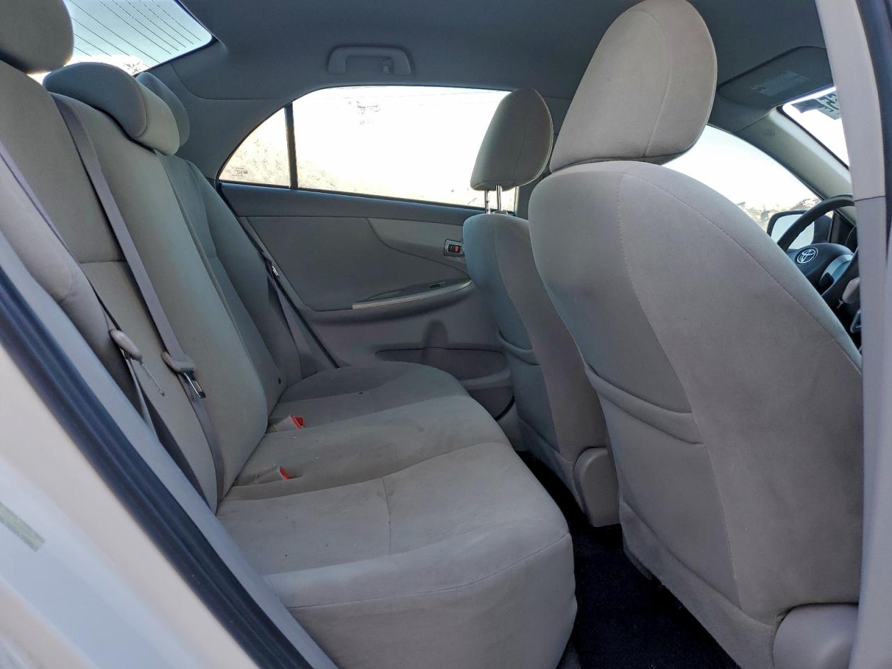 2010 TOYOTA COROLLA BASE photo 19