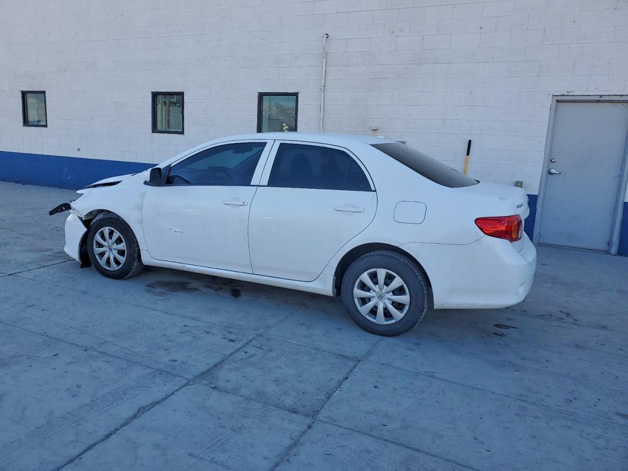 2010 TOYOTA COROLLA BASE photo 3