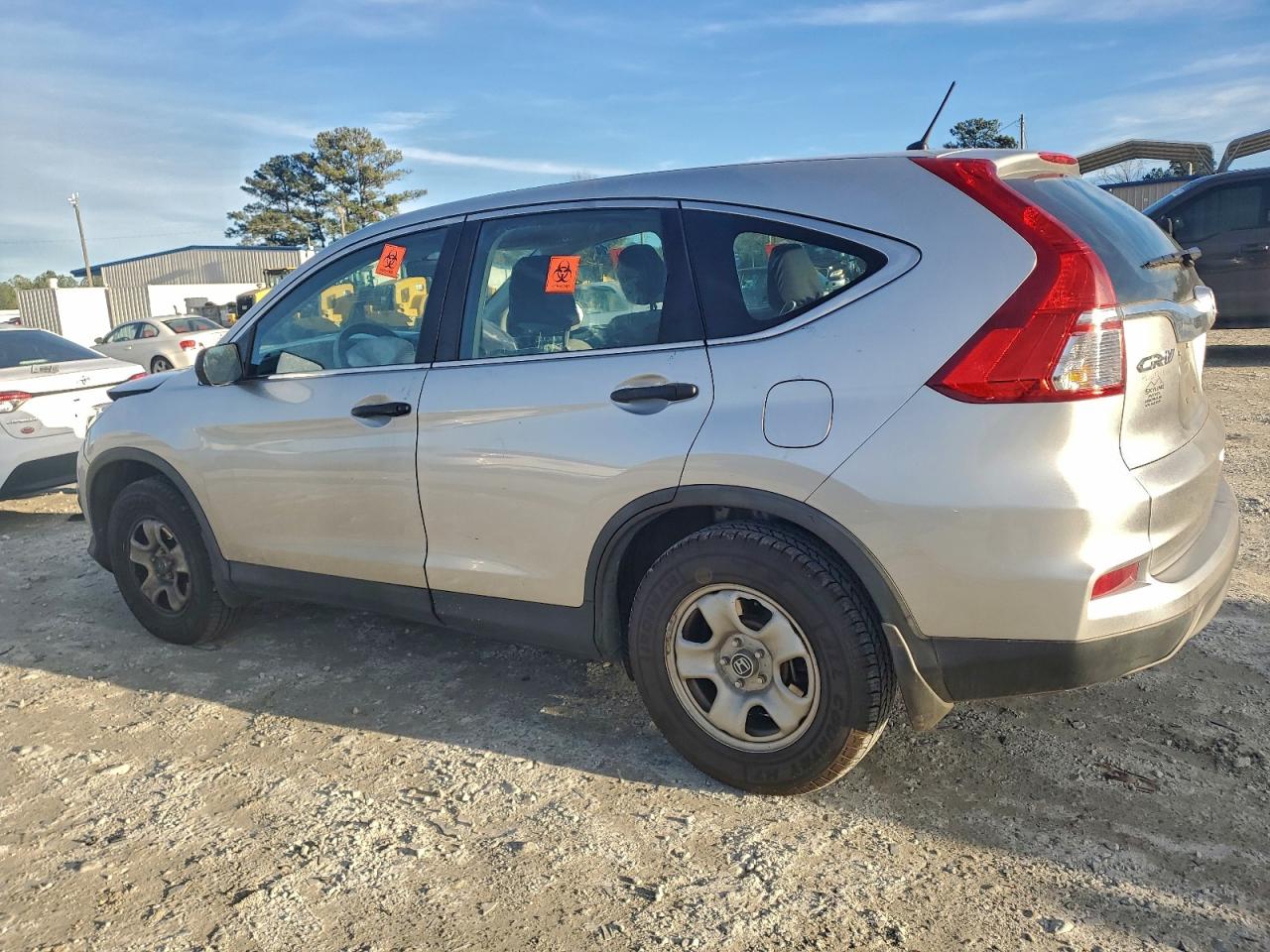 2015 HONDA CR-V LX photo 4