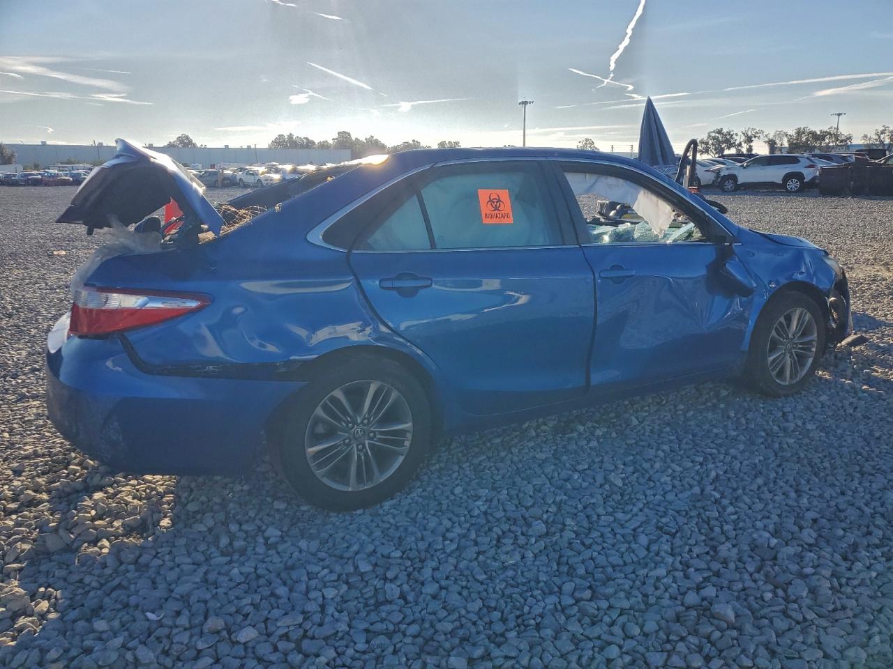 2017 TOYOTA CAMRY photo 3