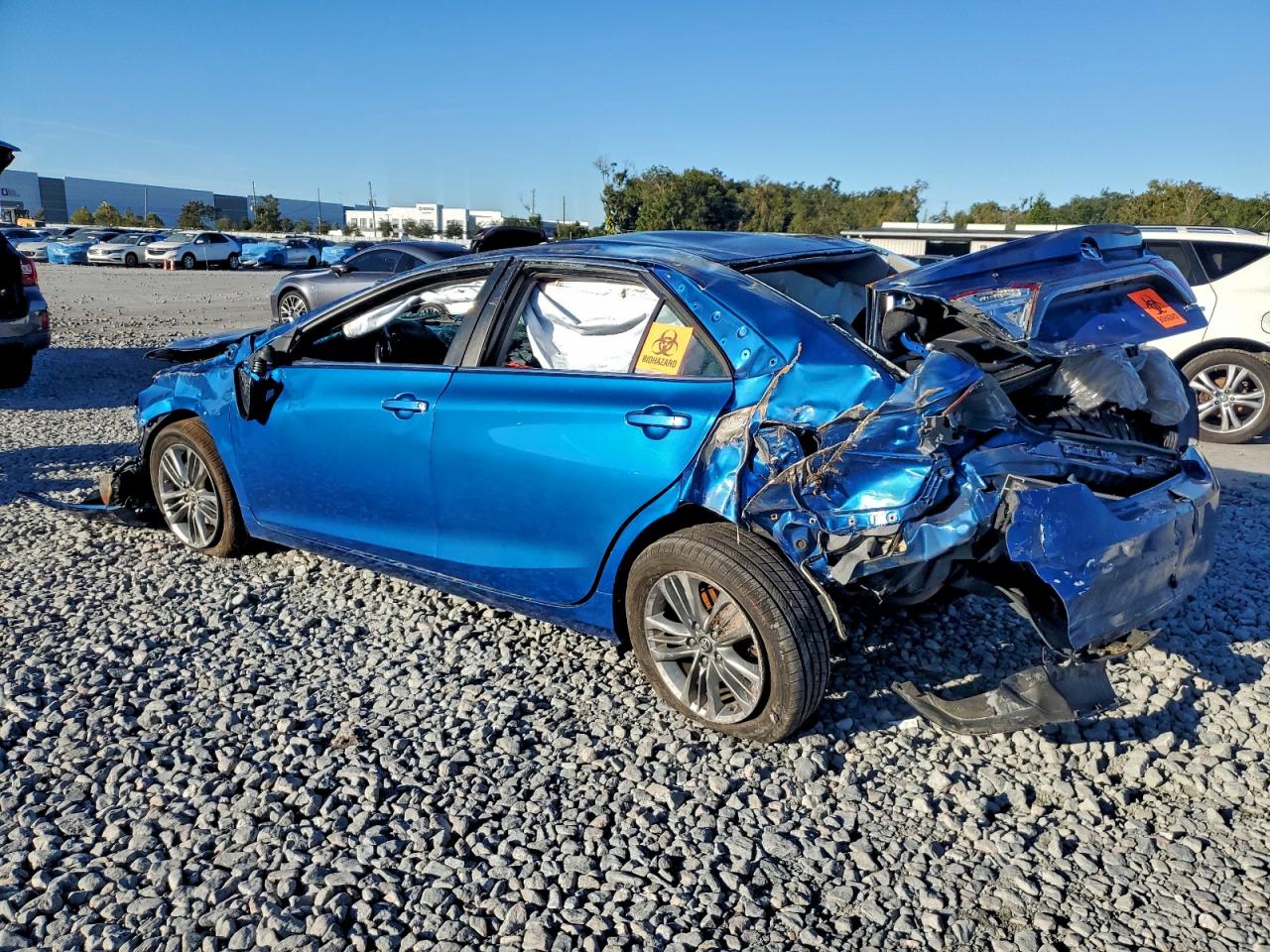 2017 TOYOTA CAMRY photo 2