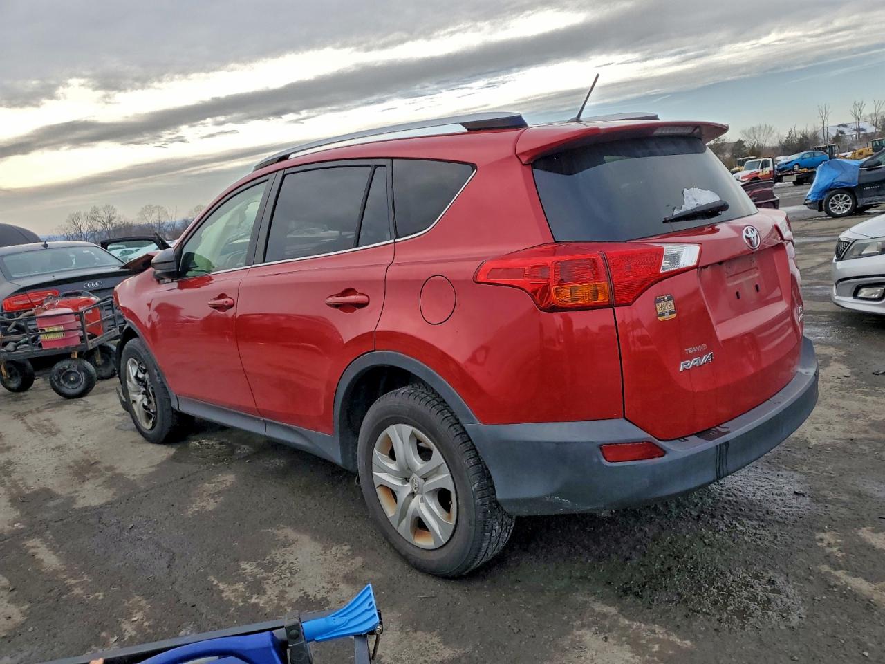2014 TOYOTA RAV4 LE photo 2
