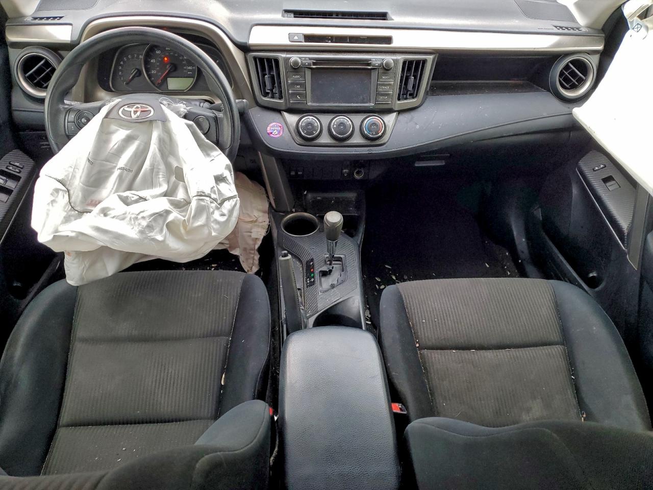 2014 TOYOTA RAV4 LE photo 8