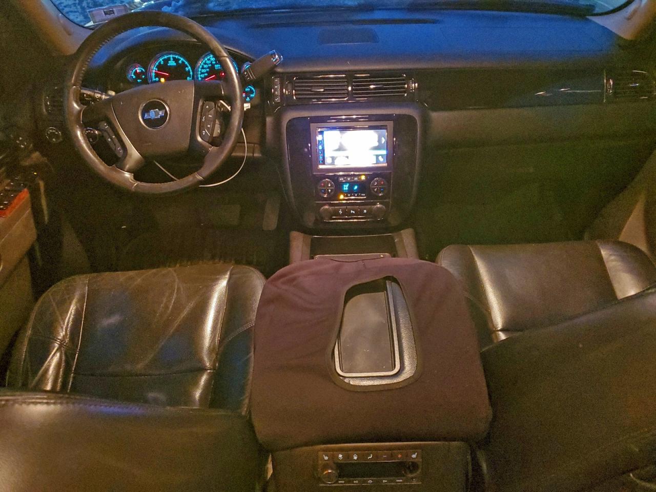 2011 CHEVROLET TAHOE K1500 LTZ photo 8