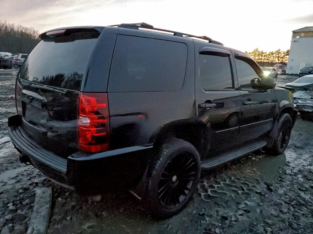 2011 CHEVROLET TAHOE K1500 LTZ photo 3