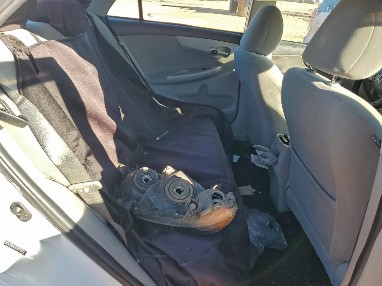 2011 TOYOTA COROLLA BASE photo 10