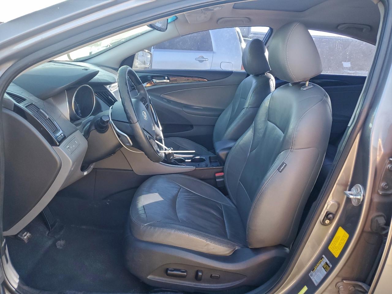 2011 HYUNDAI SONATA SE photo 7