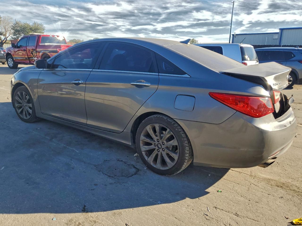 2011 HYUNDAI SONATA SE photo 2