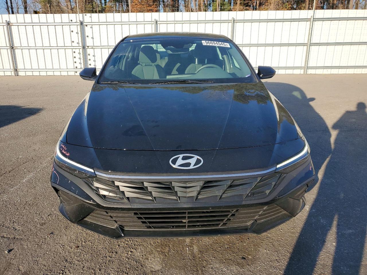 2025 HYUNDAI ELANTRA SEL SPORT photo 5