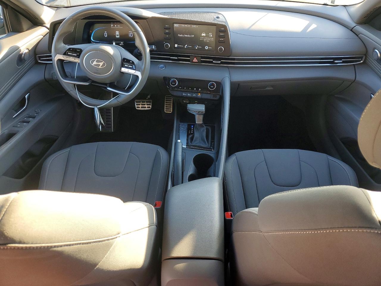 2025 HYUNDAI ELANTRA SEL SPORT photo 8