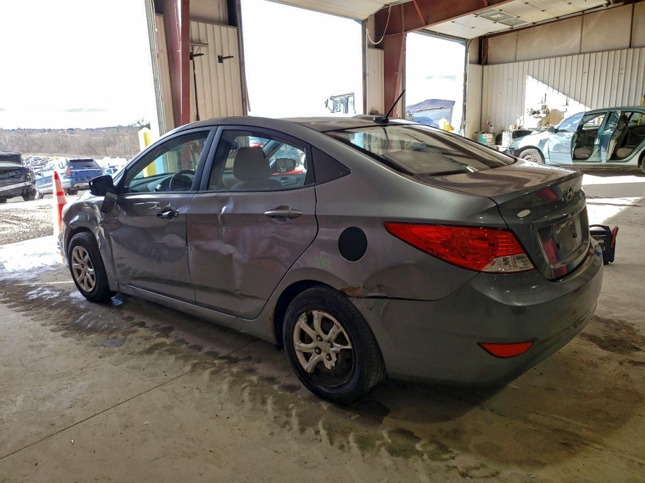 2014 HYUNDAI ACCENT GLS photo 2