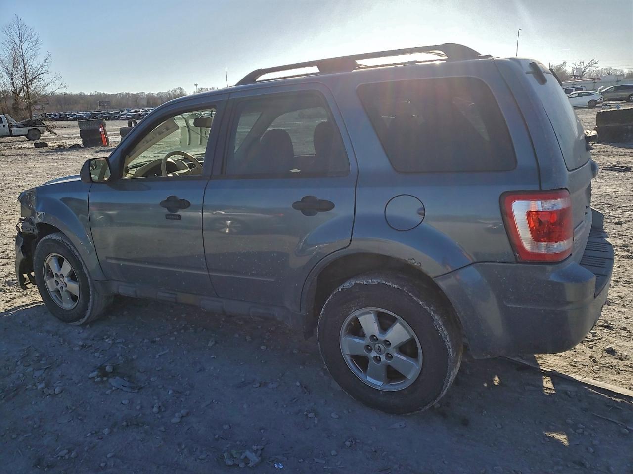 2012 FORD ESCAPE XLT photo 2