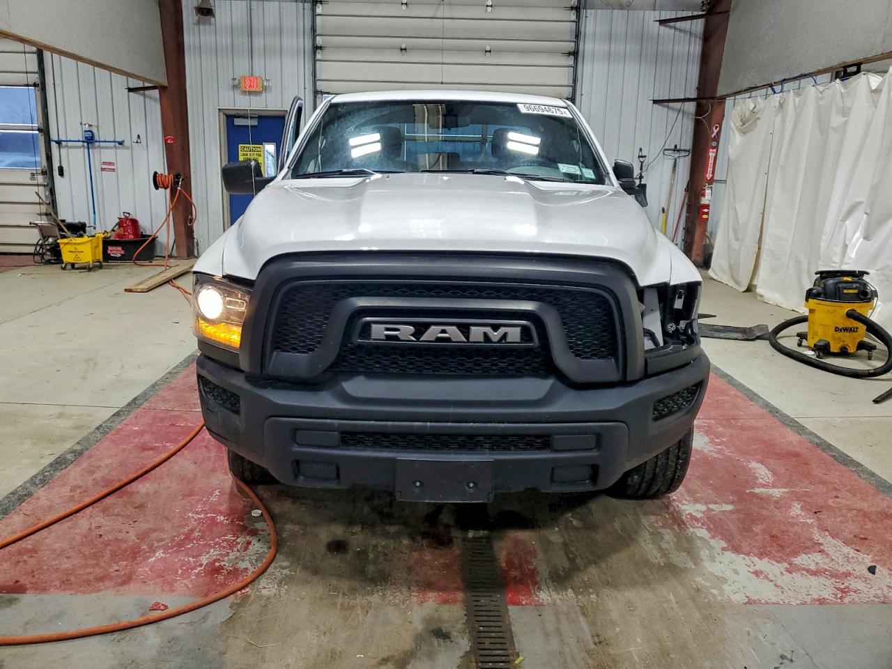 2022 RAM 1500 CLASSIC SLT photo 5