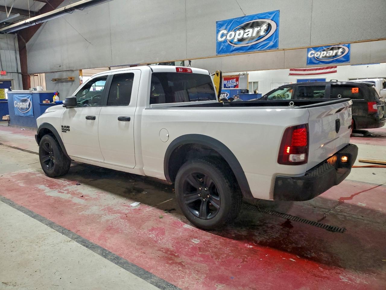 2022 RAM 1500 CLASSIC SLT photo 2