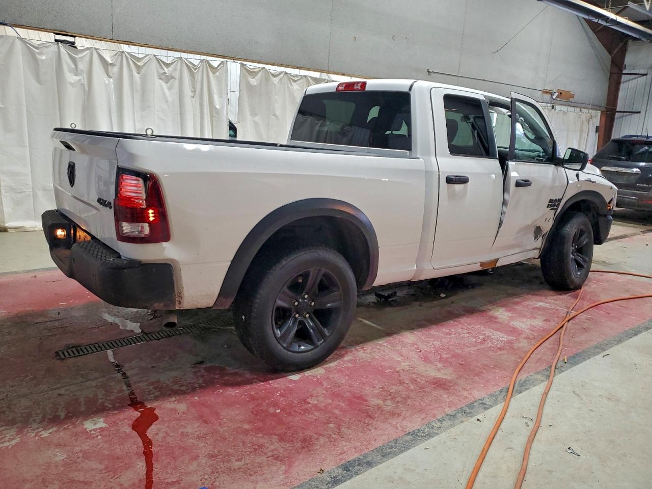 2022 RAM 1500 CLASSIC SLT photo 3