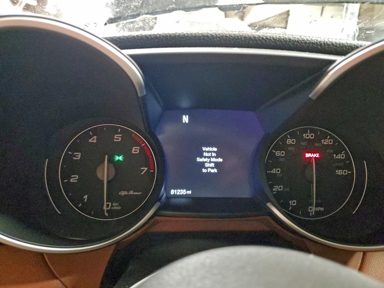 2019 ALFA ROMEO GIULIA TI photo 9