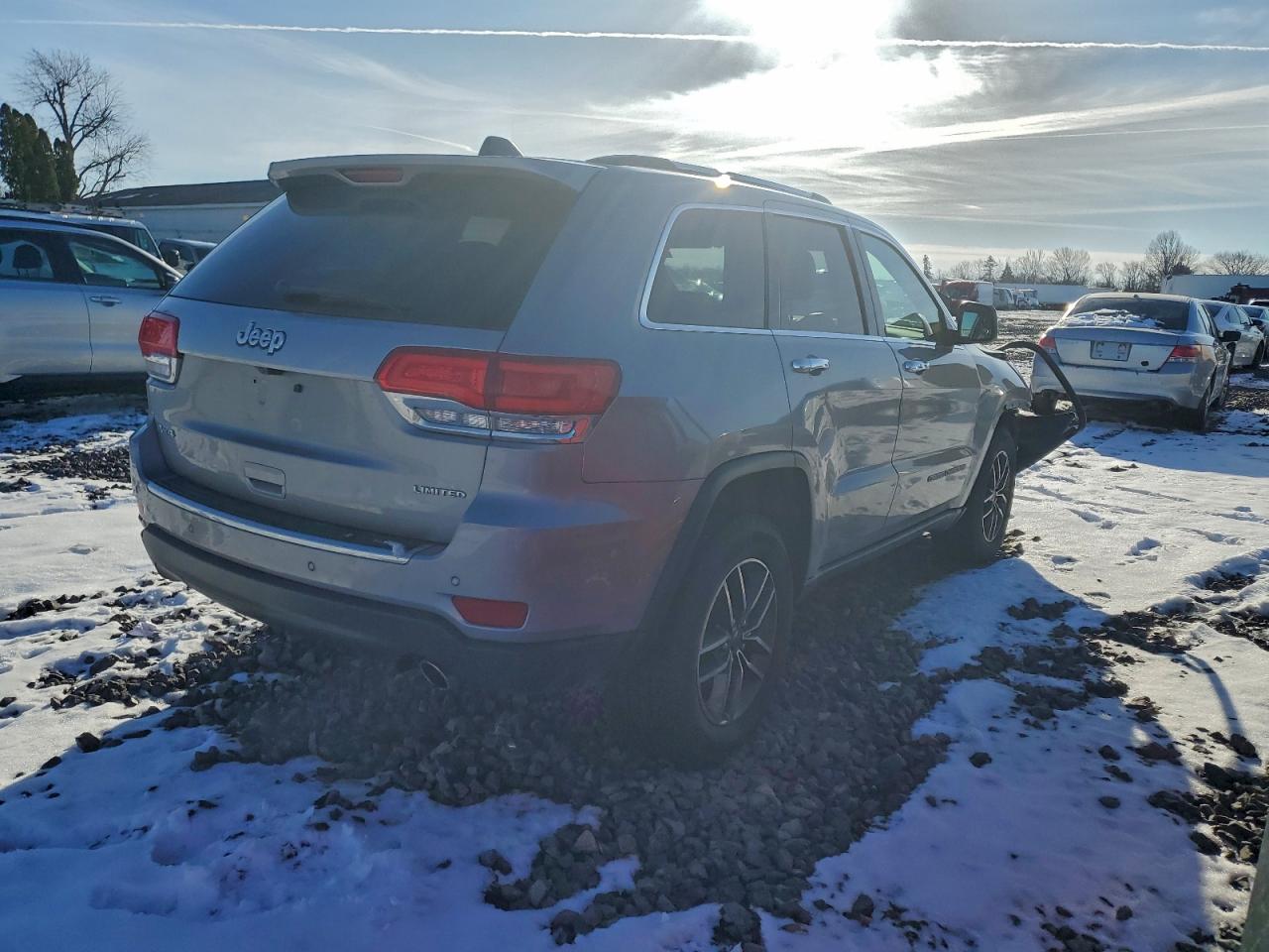 2019 JEEP GRAND CHEROKEE LIMITED photo 3
