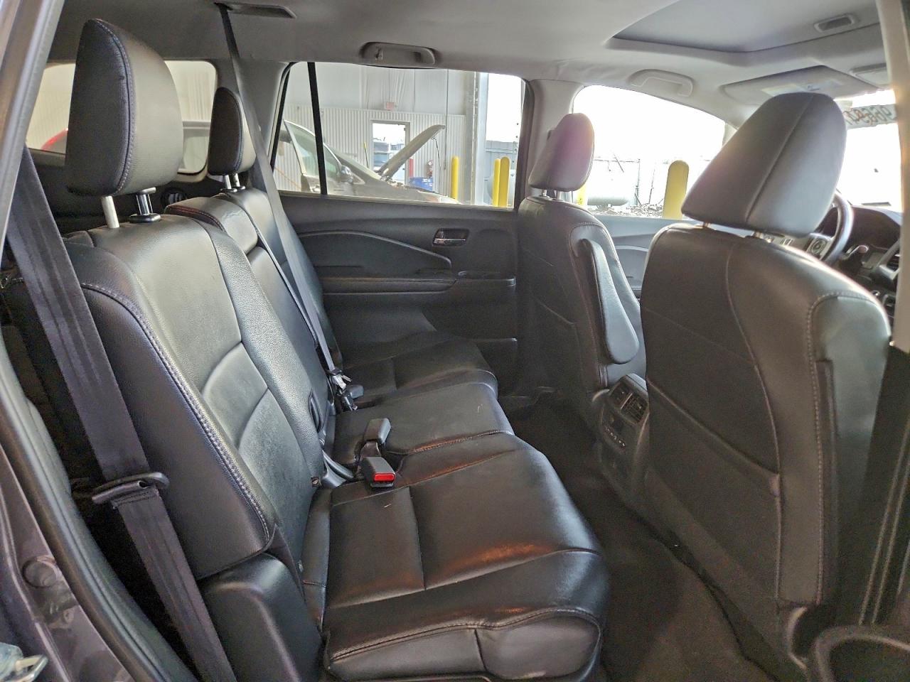 2016 HONDA PILOT EXL photo 11