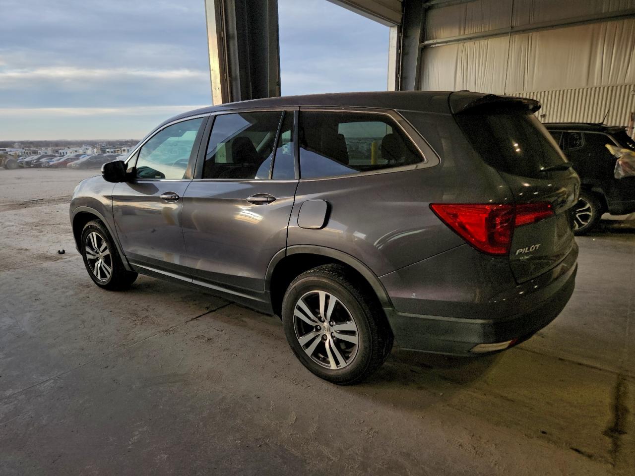 2016 HONDA PILOT EXL photo 2