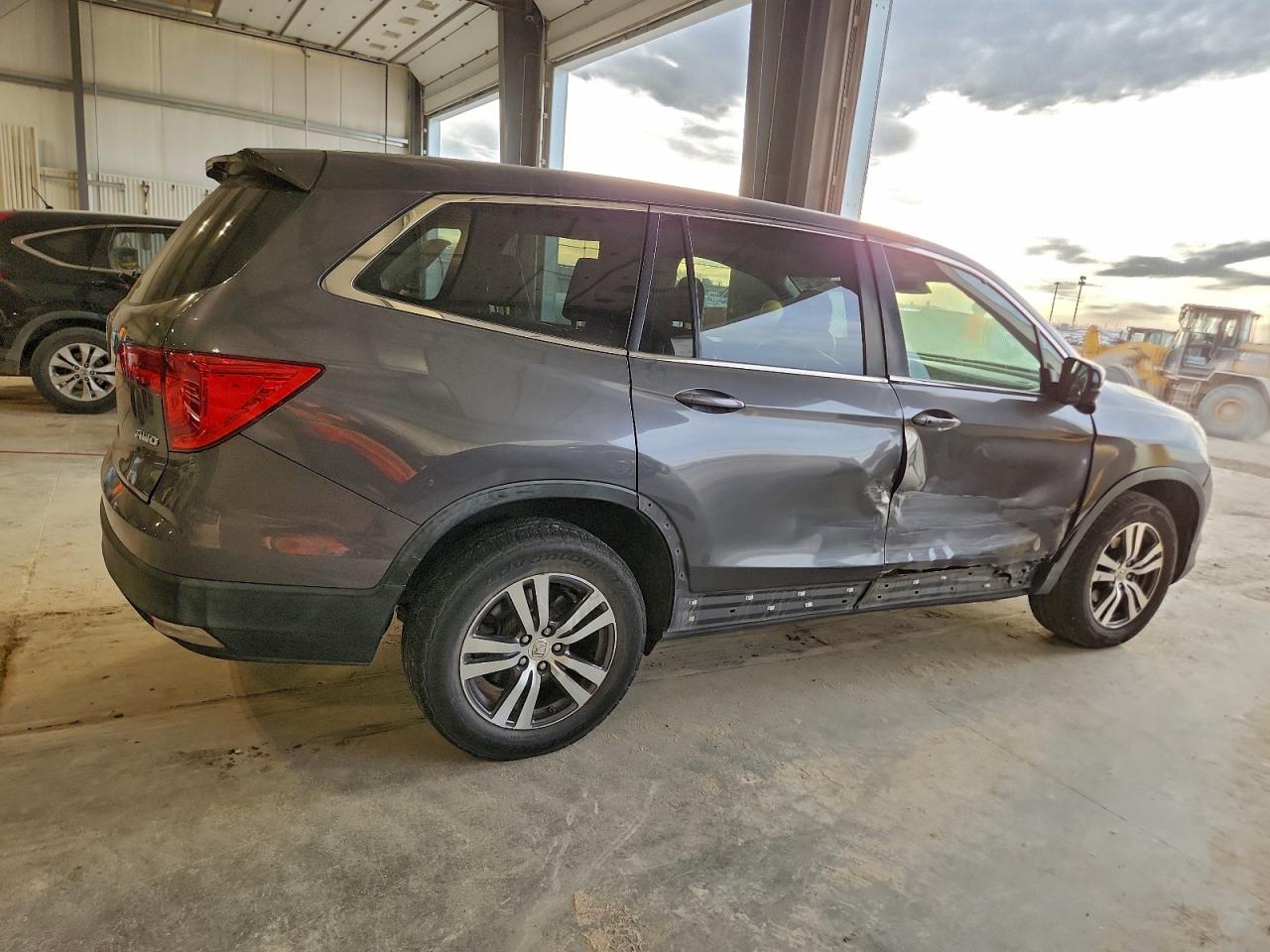 2016 HONDA PILOT EXL photo 3