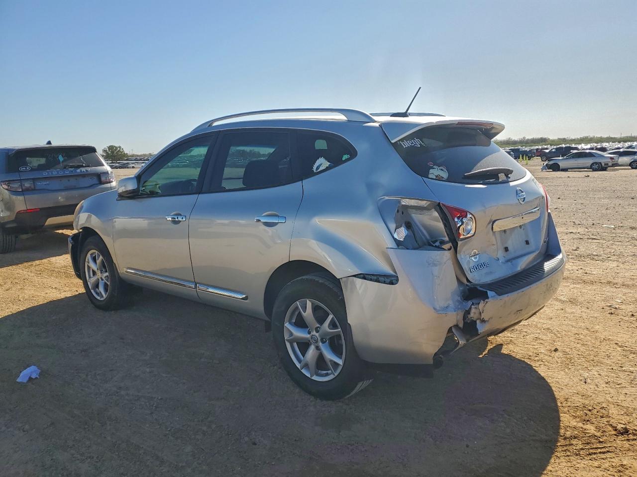 2011 NISSAN ROGUE photo 2