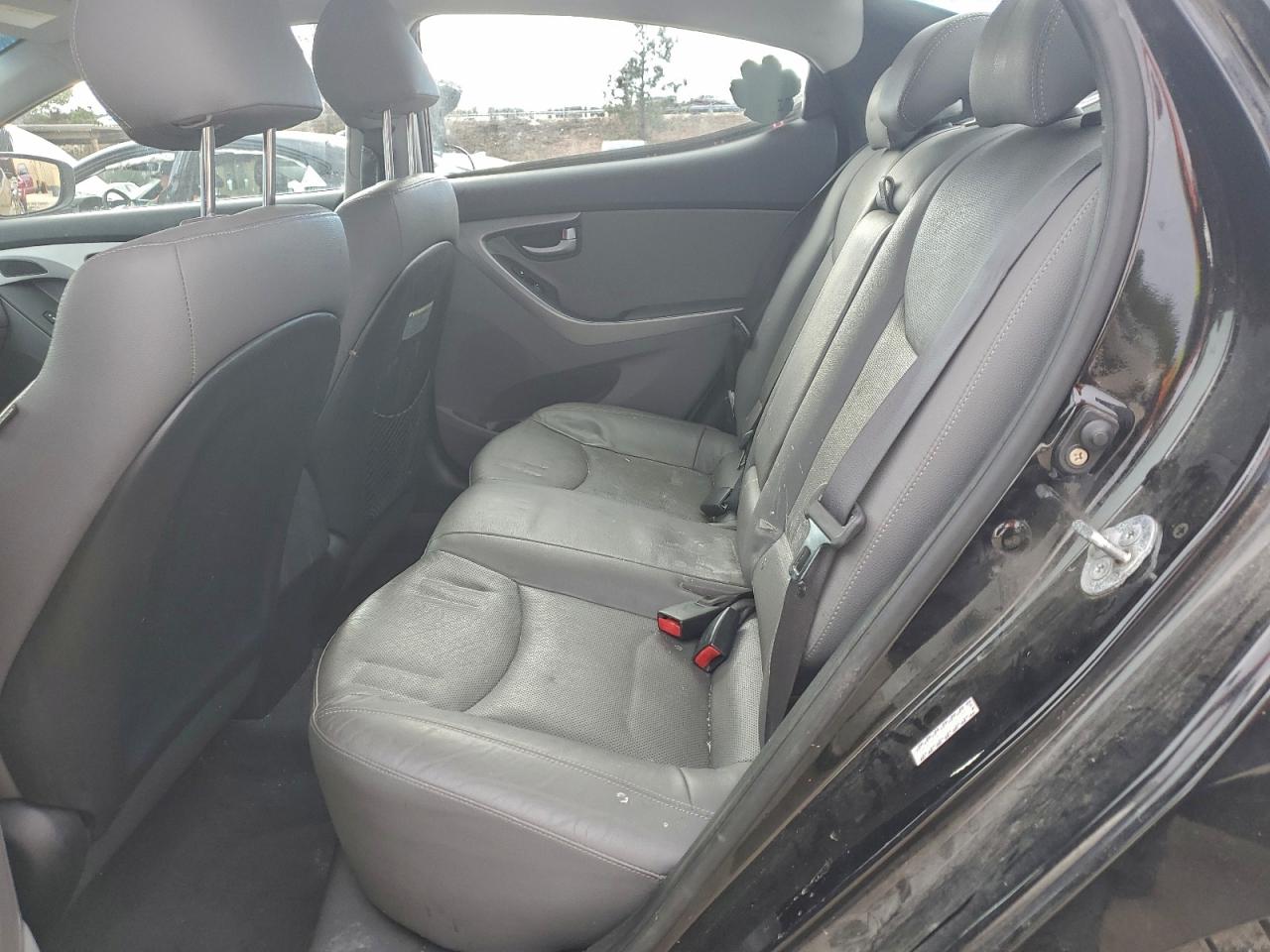 2016 HYUNDAI ELANTRA SE photo 10