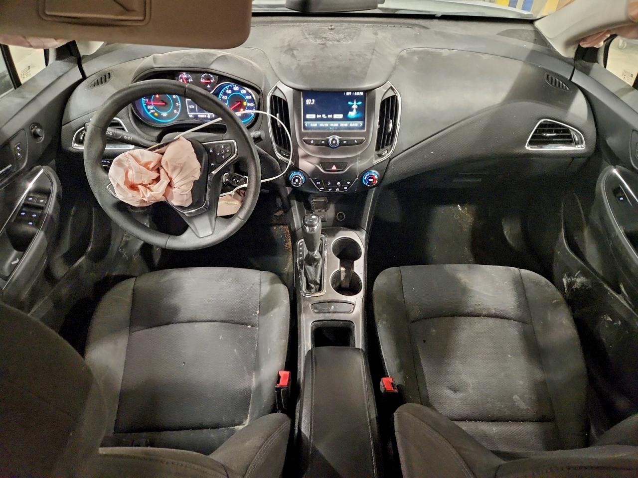 2017 CHEVROLET CRUZE LT photo 8