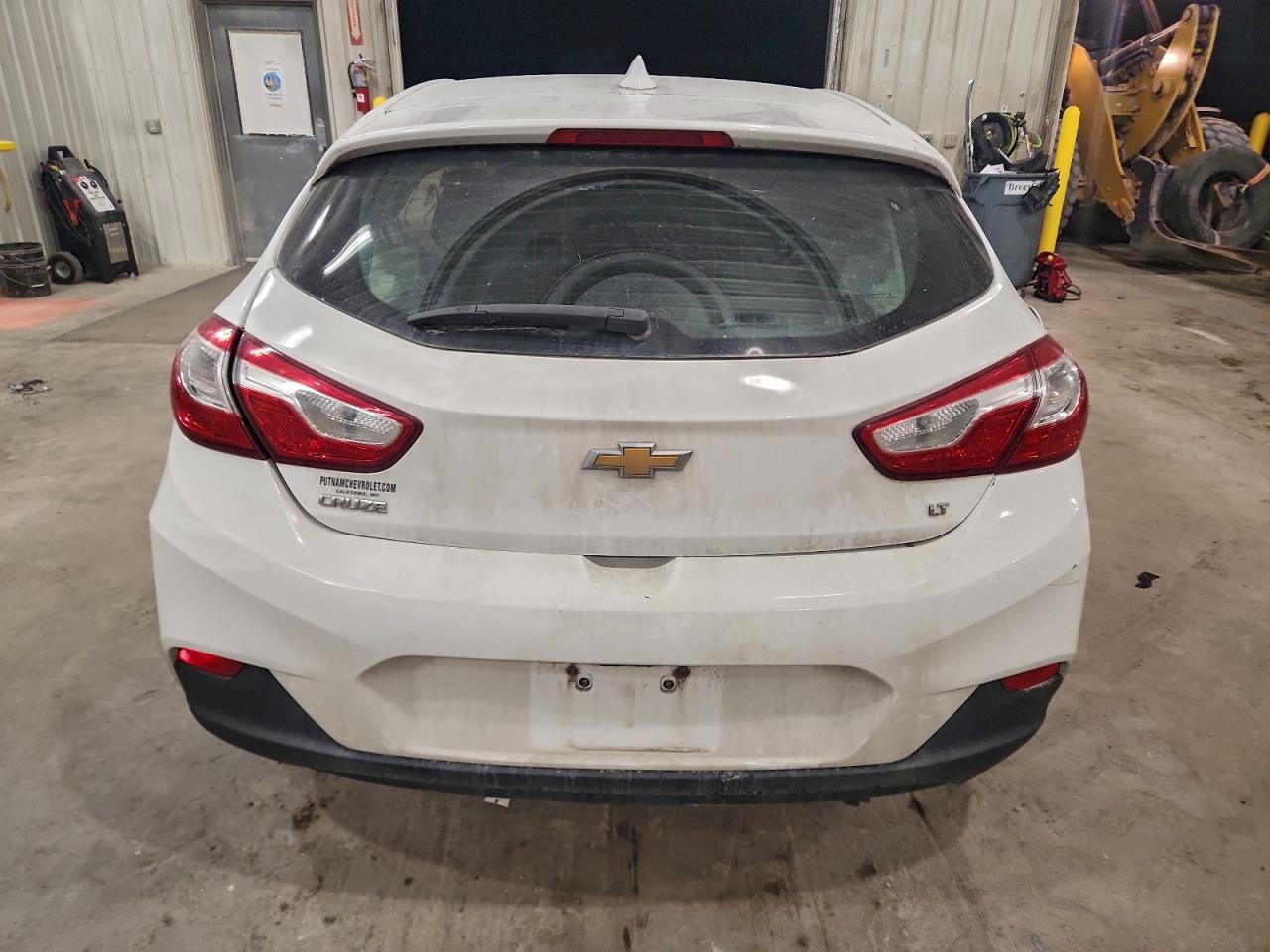 2017 CHEVROLET CRUZE LT photo 6