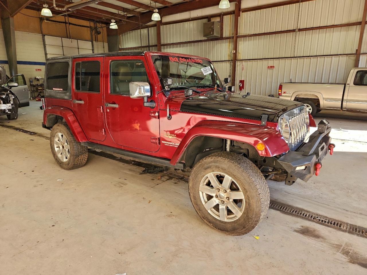 2012 JEEP WRANGLER UNLIMITED SAHARA photo 4