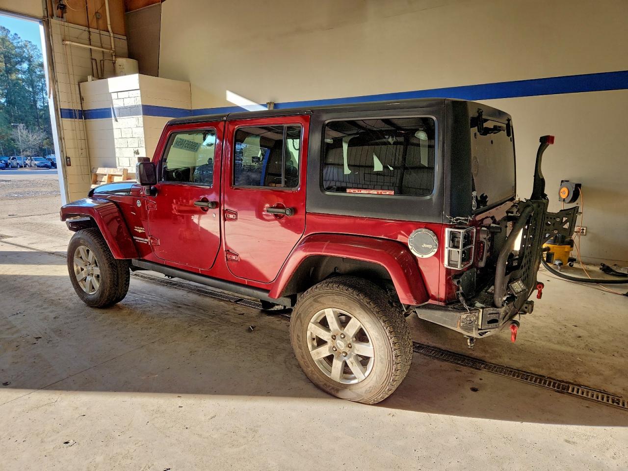 2012 JEEP WRANGLER UNLIMITED SAHARA photo 2