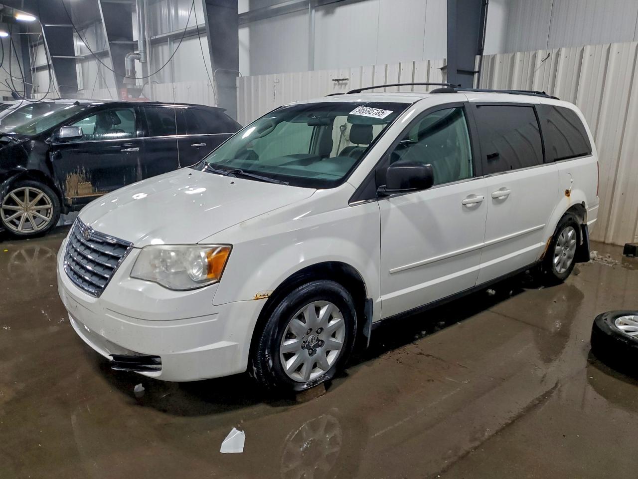 2010 CHRYSLER TOWN & COUNTRY