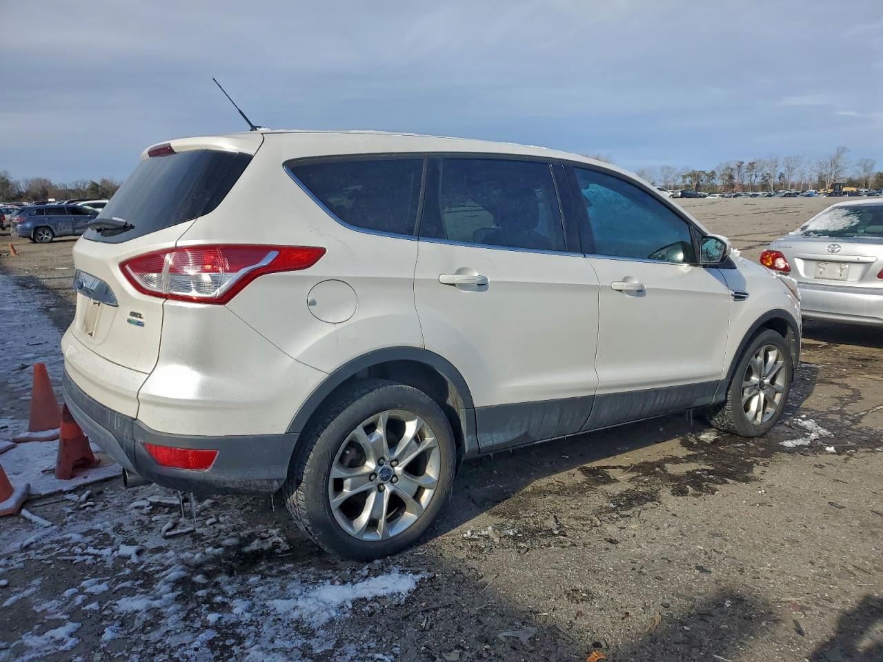 2013 FORD ESCAPE SEL photo 5