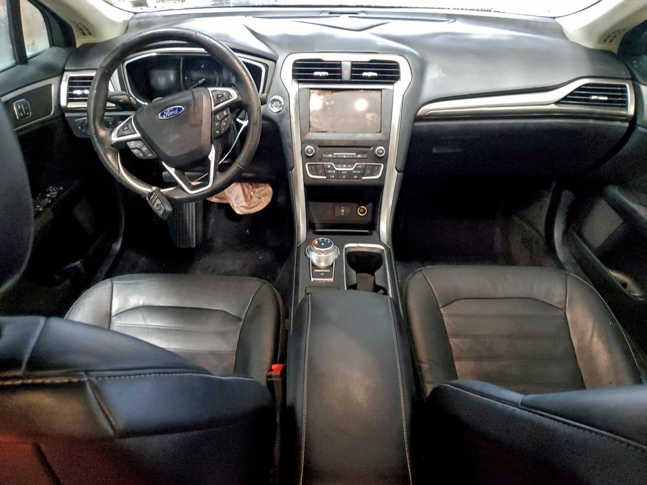 2017 FORD FUSION SE photo 8