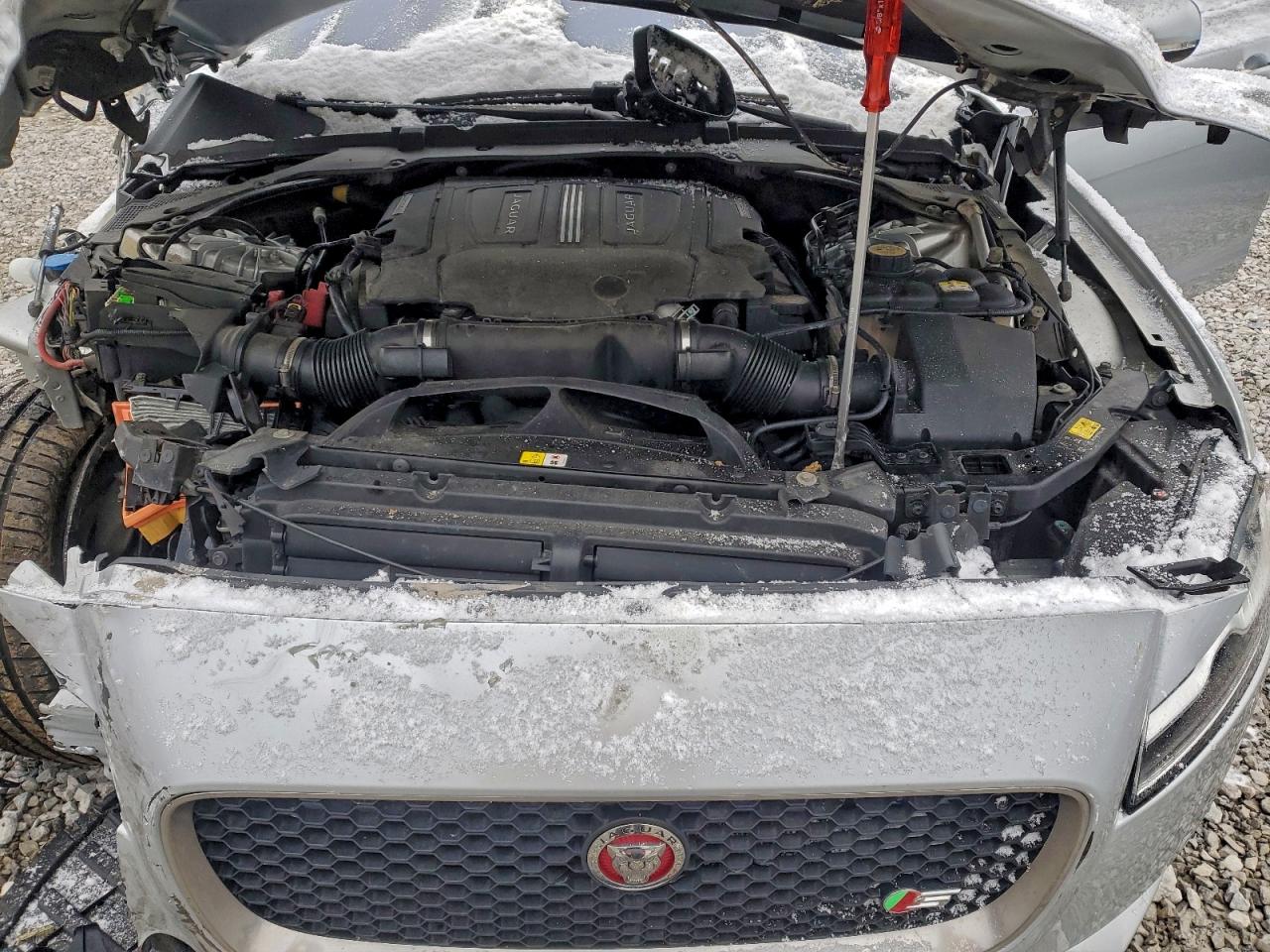 2018 JAGUAR XF S photo 11